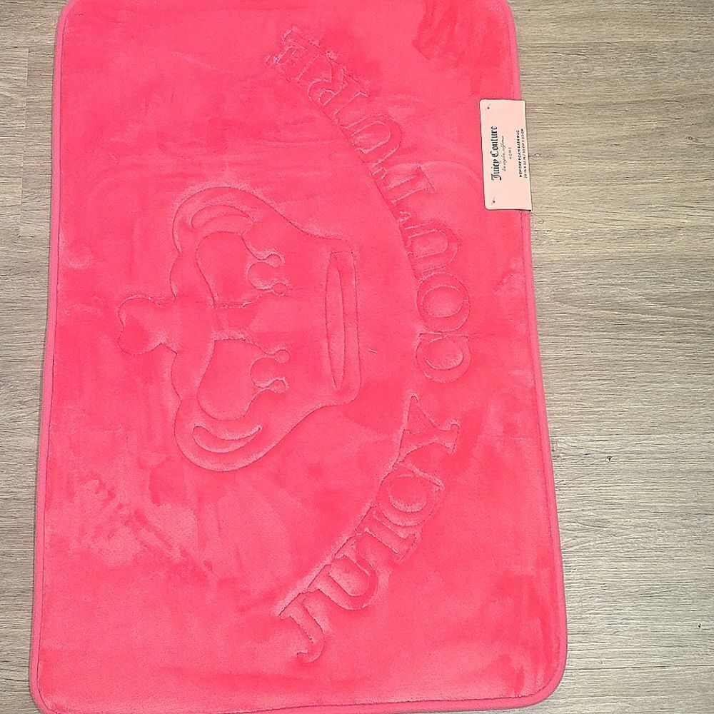 Juicy Couture Home Crown Across Logo Memory Foam Plush Bath Rug - Picture 4 of 6